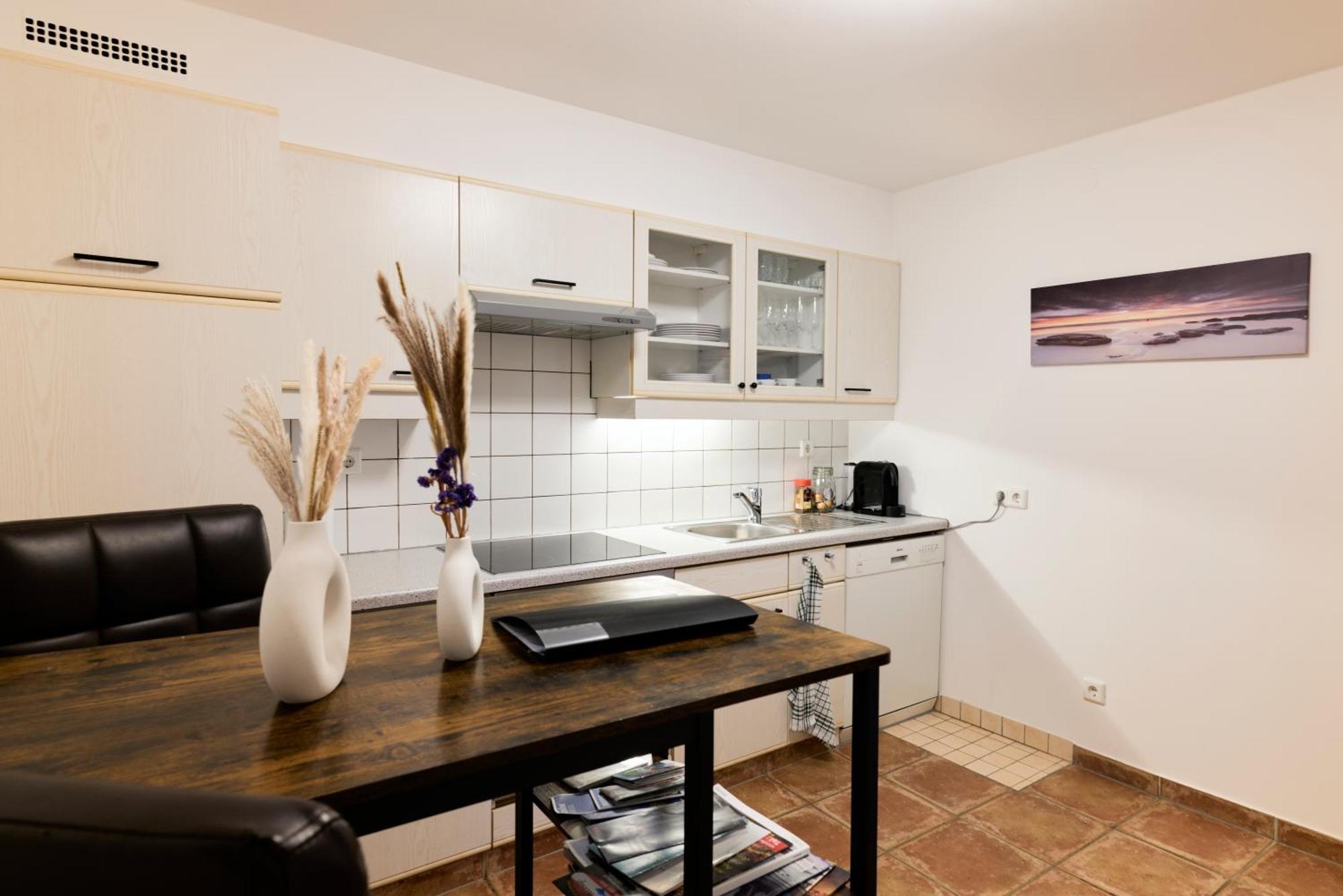 Stilvolle Gartenterrassenwohnung Mitten In Bregenz Buitenkant foto