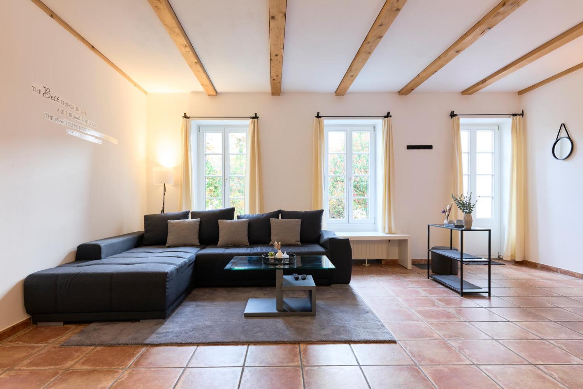 Stilvolle Gartenterrassenwohnung Mitten In Bregenz Buitenkant foto